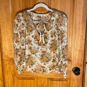 Cupcakes and Cashmere Peasant Metallic  Blouse V Neck, EUC